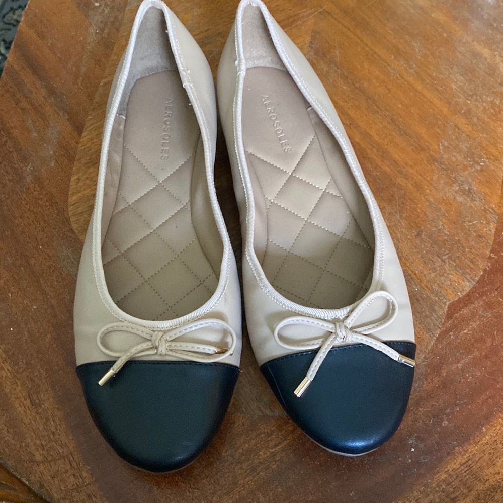Aerosoles Cap Toe Ballet Flats Beige/Black 10M